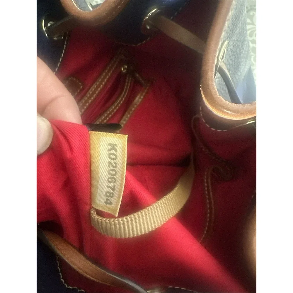 Dooney & Bourke look picture